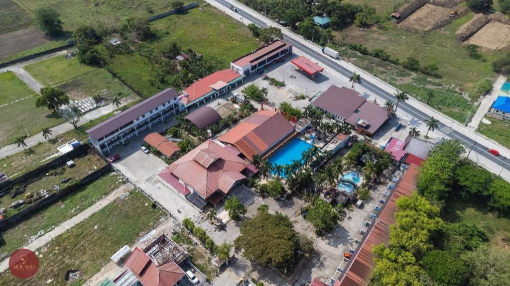 Quezon Premier Hotel - Candelaria Candelaria  Bagian luar foto