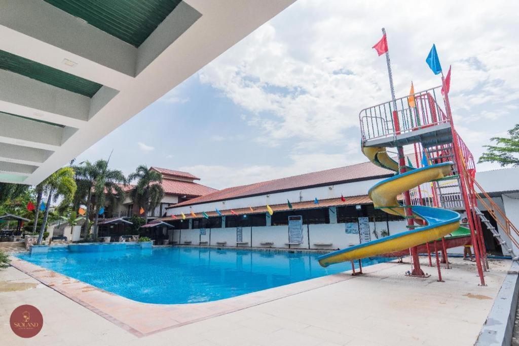 Quezon Premier Hotel - Candelaria Candelaria  Bagian luar foto
