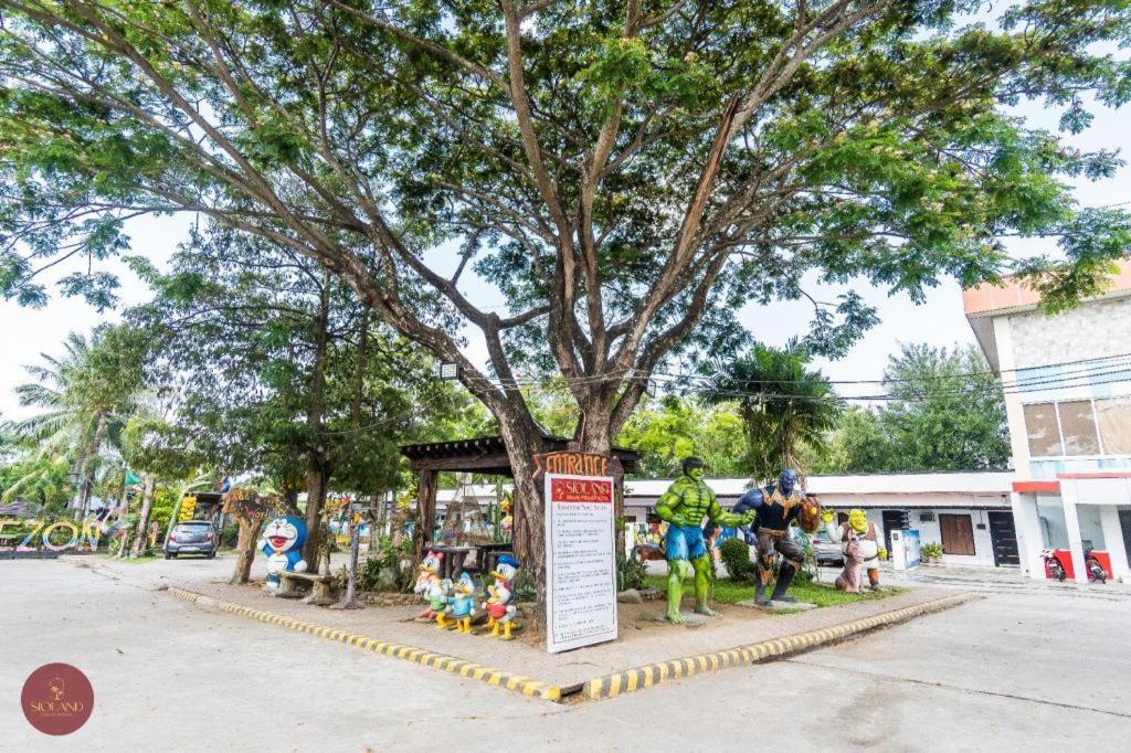 Quezon Premier Hotel - Candelaria Candelaria  Bagian luar foto