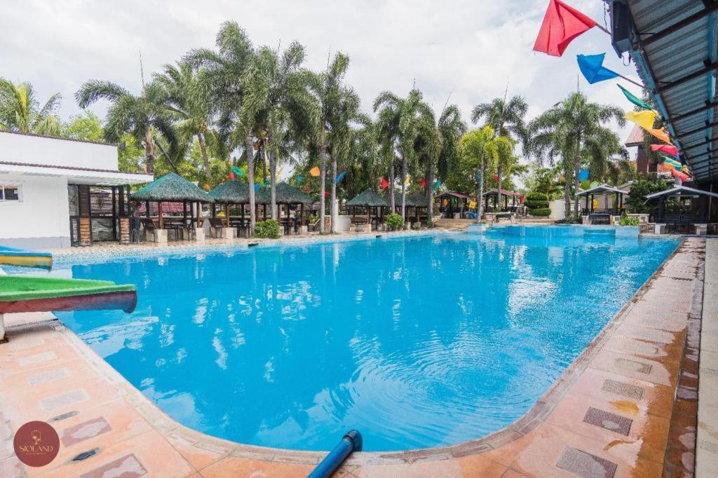 Quezon Premier Hotel - Candelaria Candelaria  Bagian luar foto