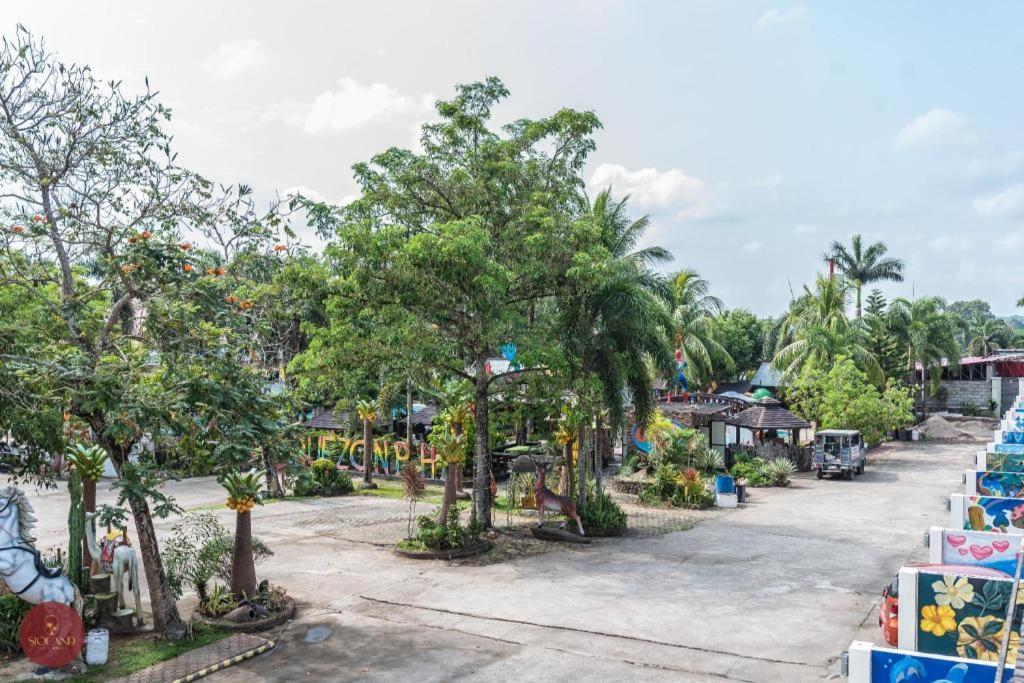 Quezon Premier Hotel - Candelaria Candelaria  Bagian luar foto