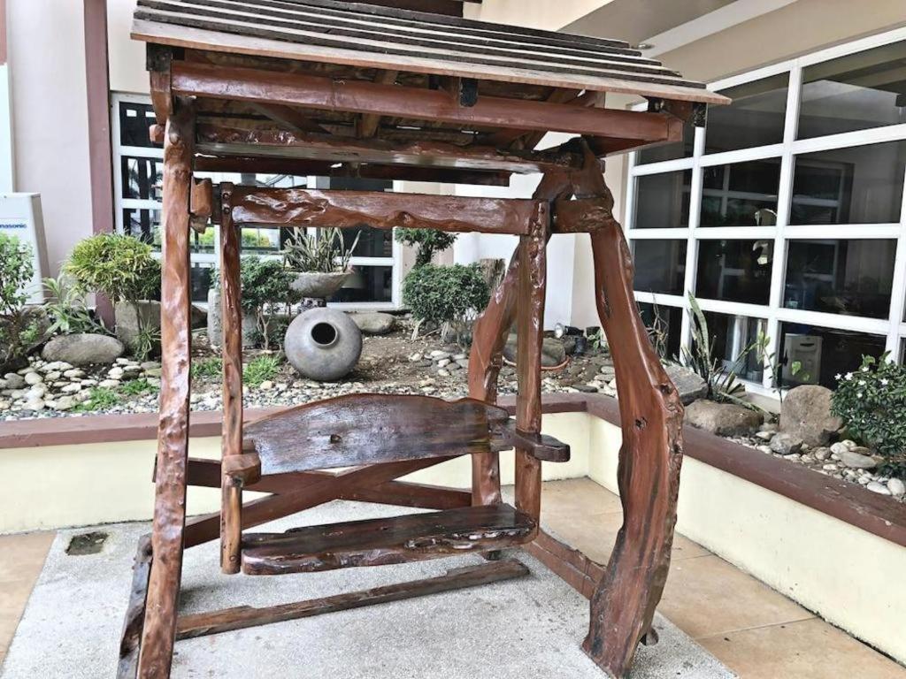 Quezon Premier Hotel - Candelaria Candelaria  Bagian luar foto
